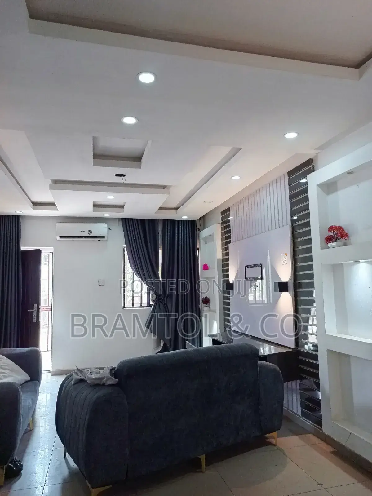 2bdrm Block of Flats in Wuse 2 for rent in Wuse 2