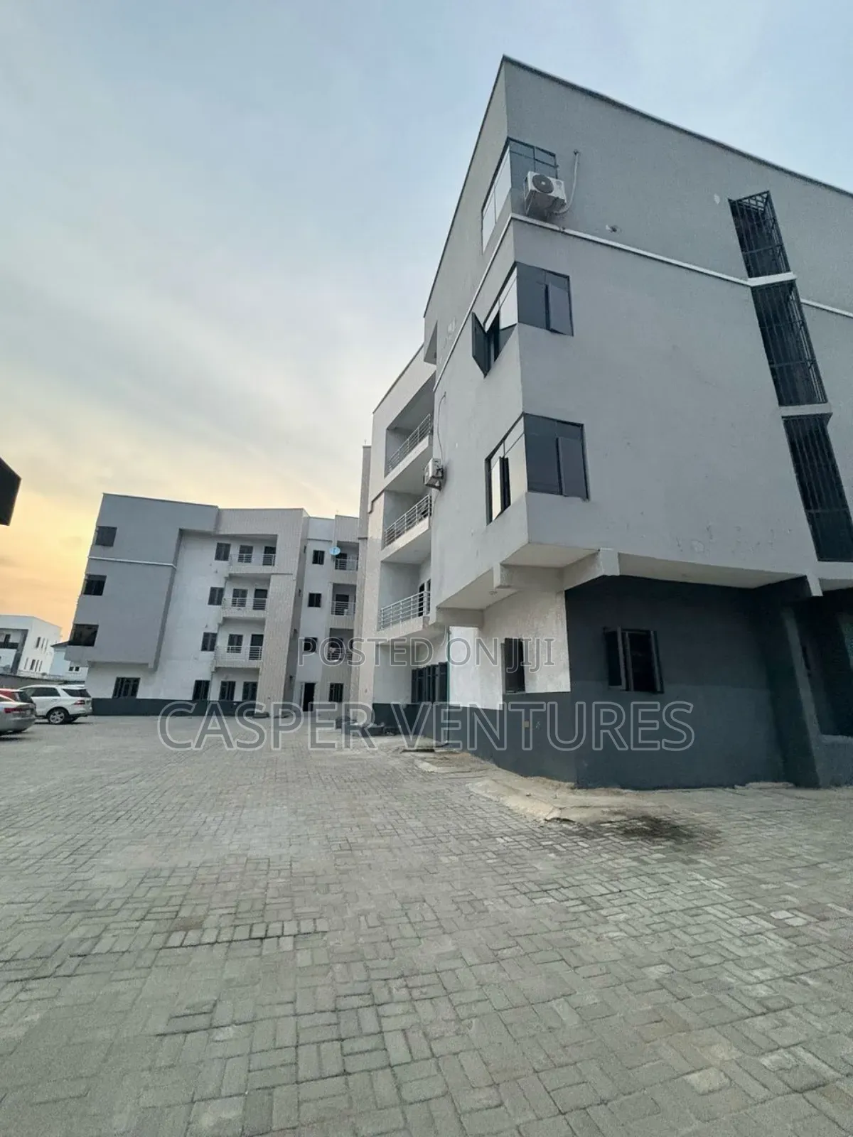 3bdrm Apartment in London Garden for sale in Osapa london