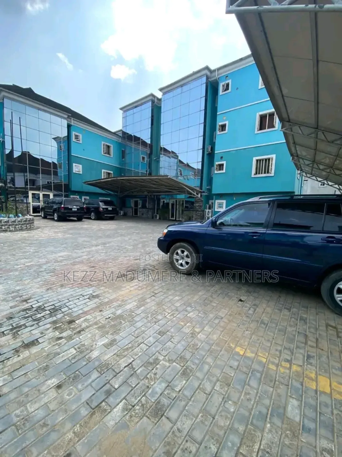 For Sale: 29 Rooms Hotel Within New Gra , Port Harcourt in Port-Harcourt