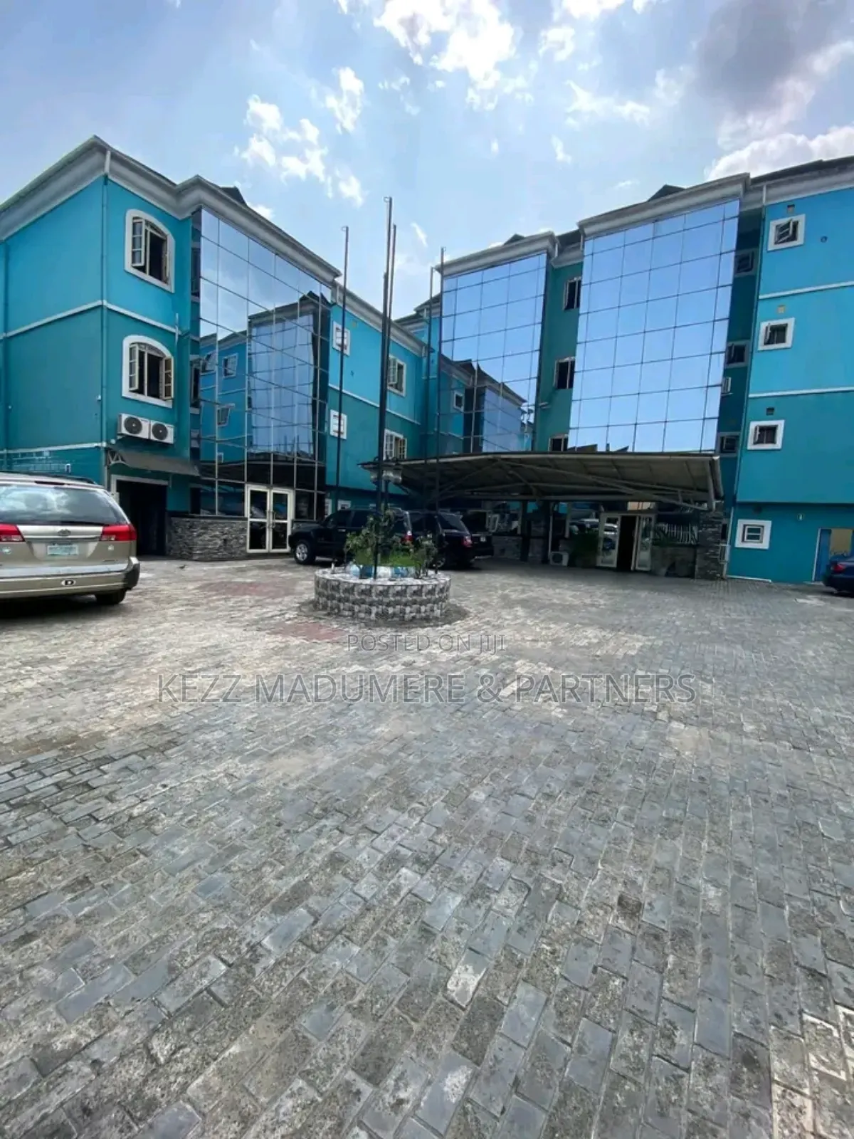 For Sale: 29 Rooms Hotel Within New Gra , Port Harcourt in Port-Harcourt