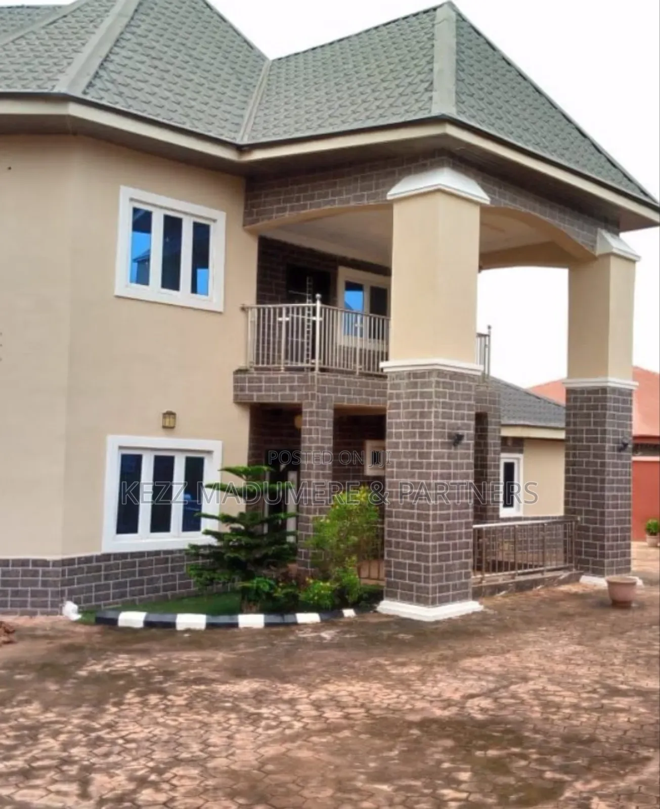 7bdrm Duplex in Umuchigbo,Near Nike for sale in Enugu