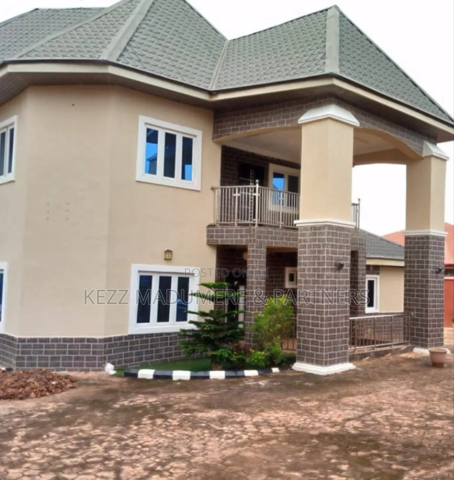 7bdrm Duplex in Umuchigbo,Near Nike for sale in Enugu