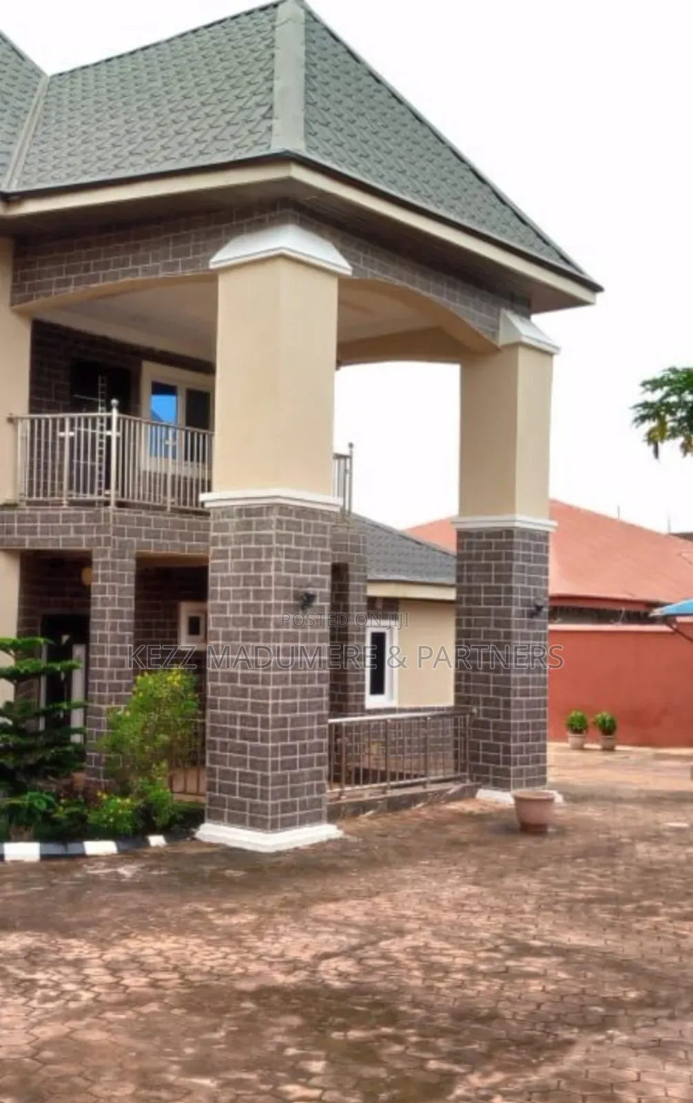 7bdrm Duplex in Umuchigbo,Near Nike for sale in Enugu