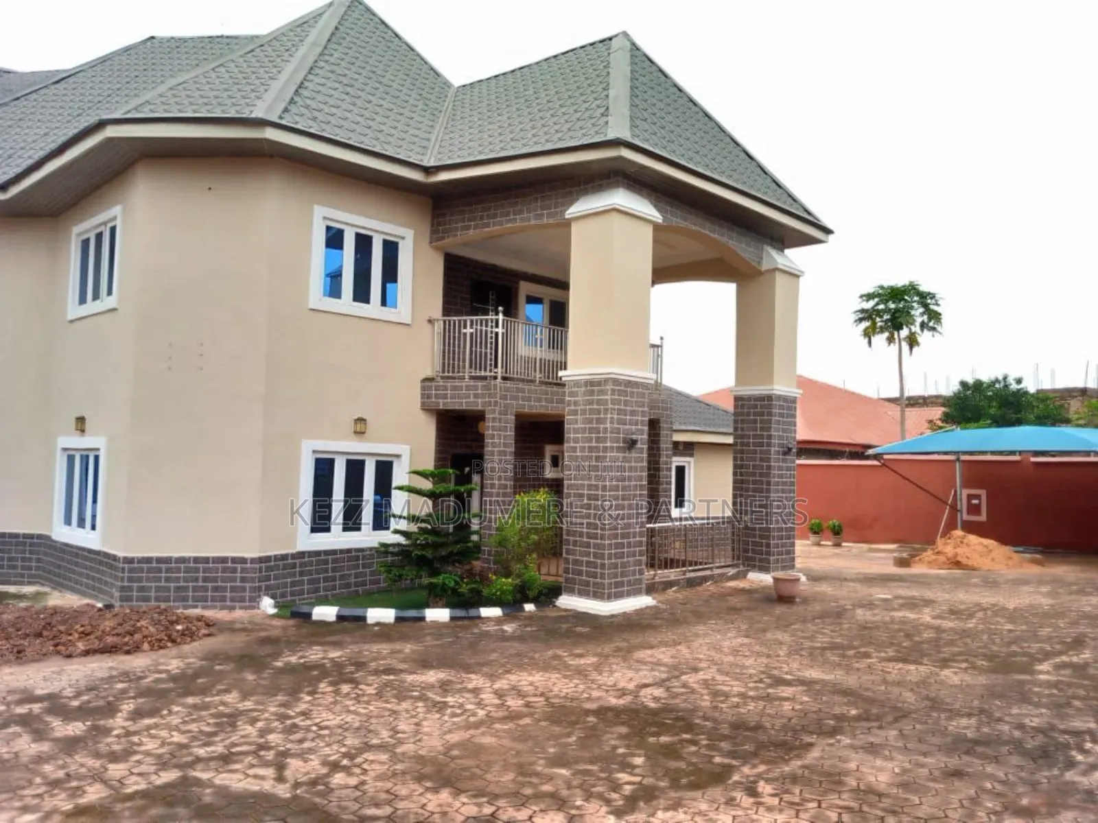 7bdrm Duplex in Umuchigbo,Near Nike for sale in Enugu