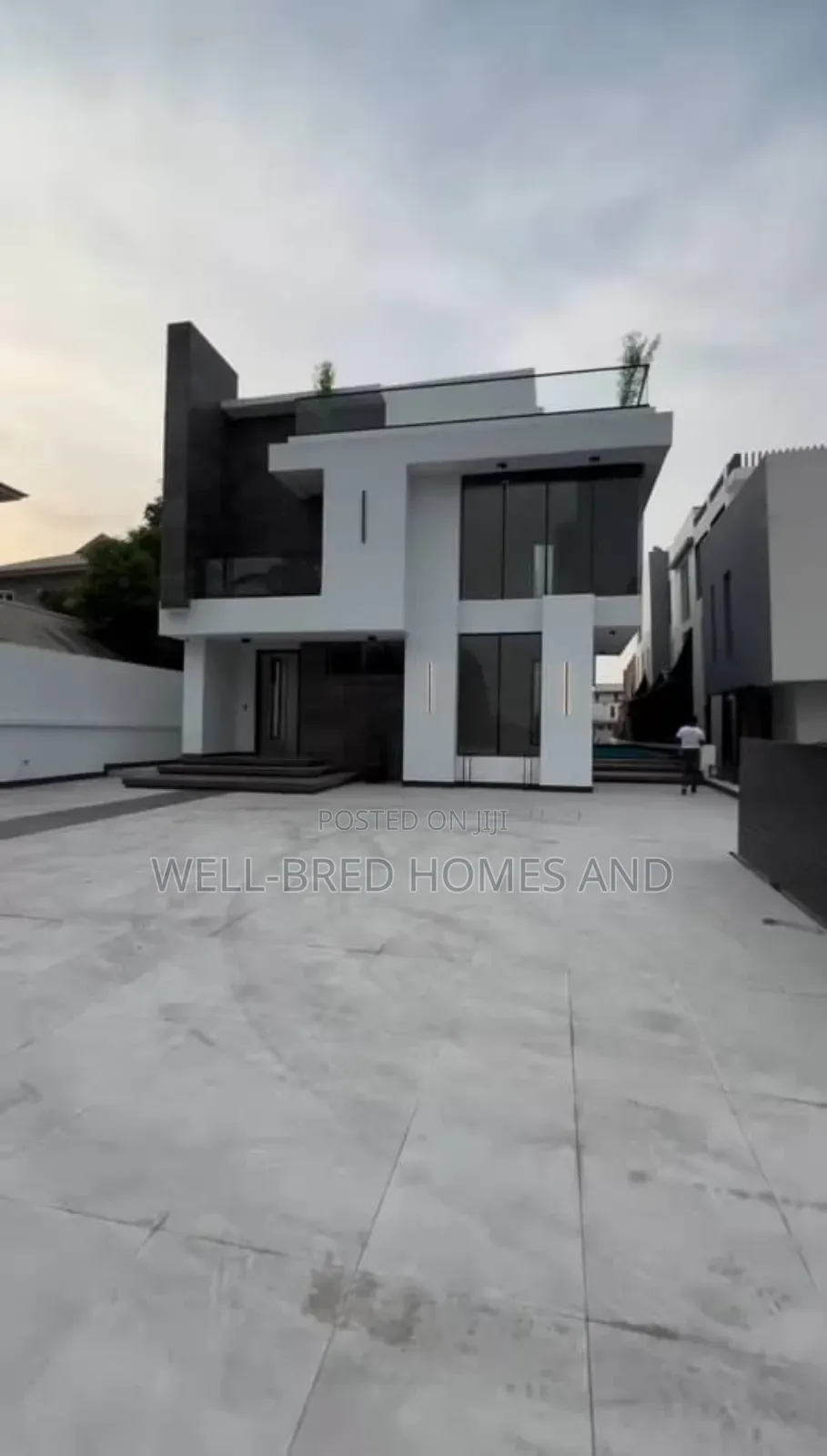 5bdrm Duplex in Lekki County, Ikota for sale in Lekki