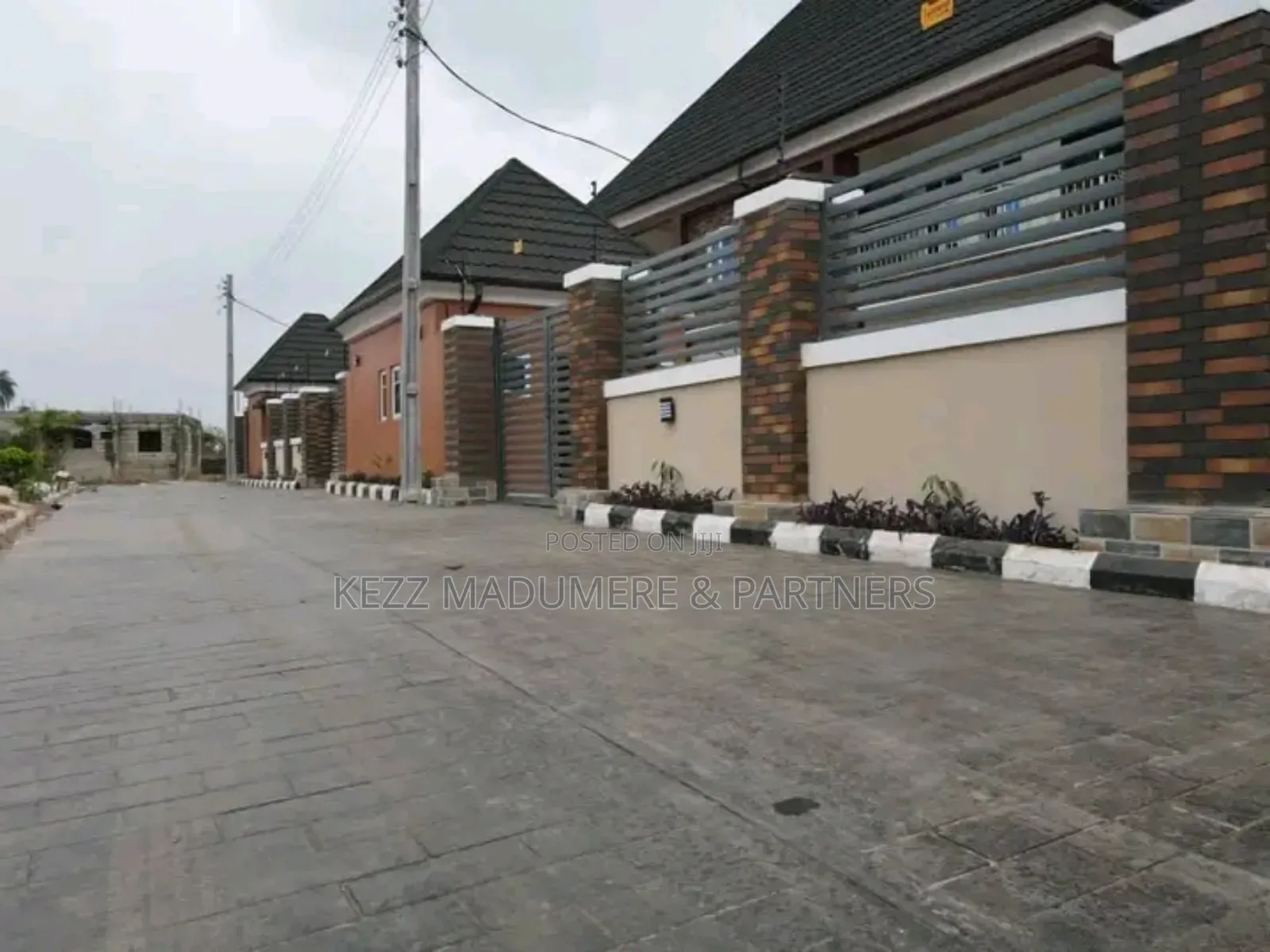 4bdrm Block of Flats in Naze , Owerri ,Imo for sale in Owerri