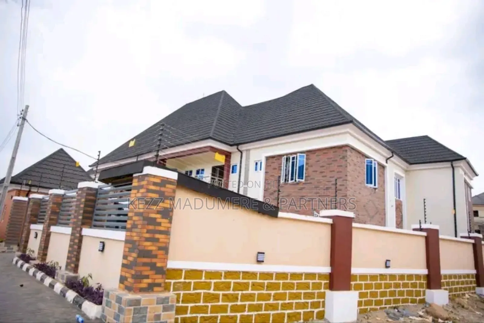 4bdrm Block of Flats in Naze , Owerri ,Imo for sale in Owerri