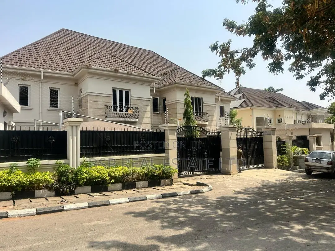 4bdrm Duplex in Maitama for sale in Maitama