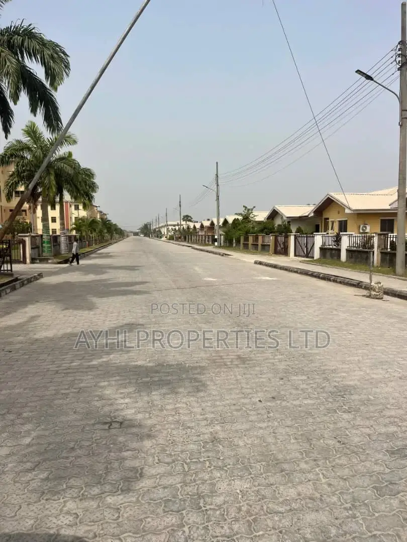 4bdrm Duplex in Chois Garden Estate for sale in Abijo