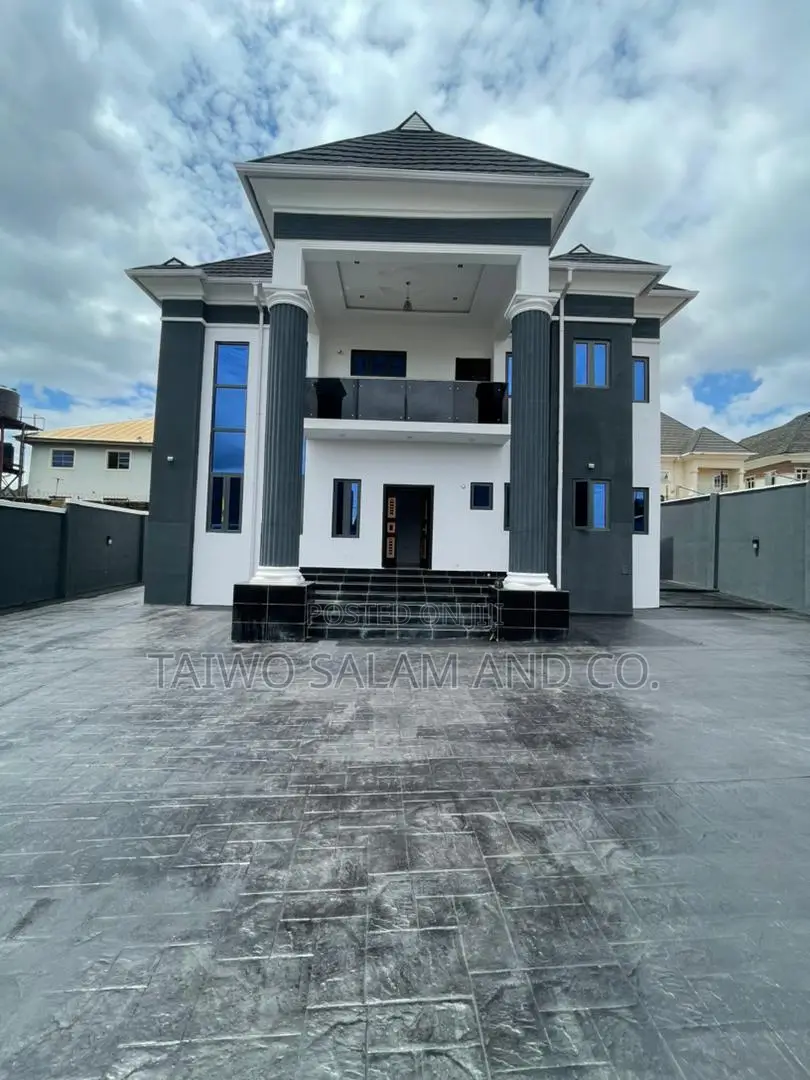 4bdrm Duplex in Akala Express for sale in Akala Express