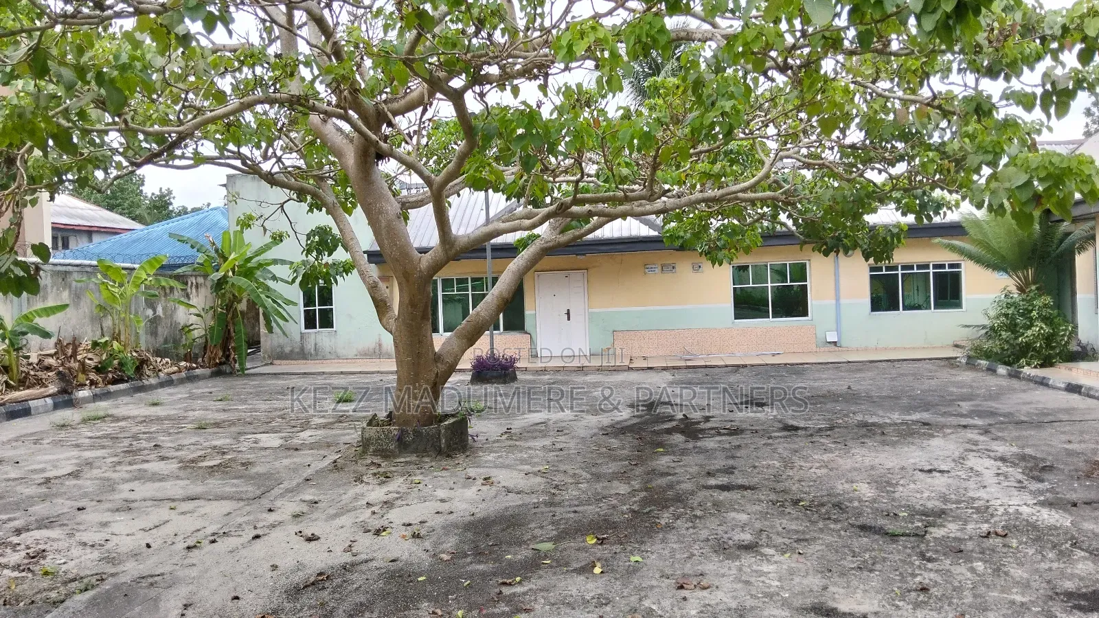 5bdrm Bungalow in Near Conoil ,Nta for sale in Port-Harcourt
