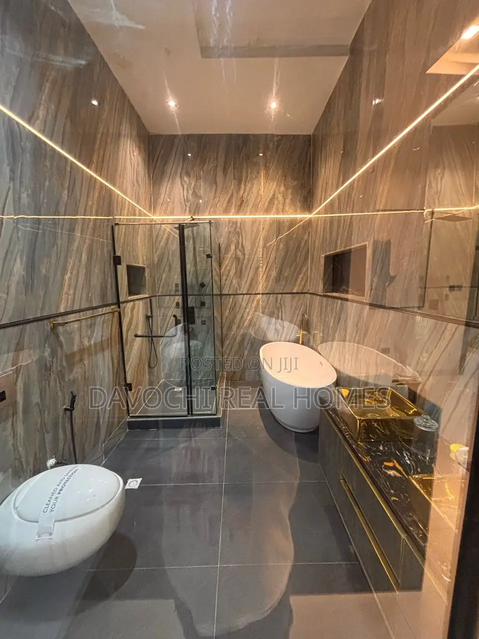 5bdrm Apartment in Osapa, Lekki, Chevron for rent in Chevron