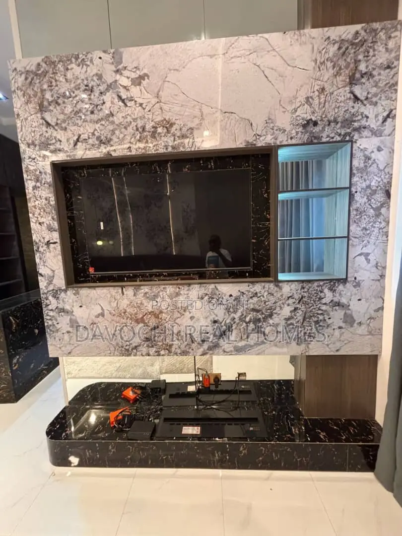 5bdrm Apartment in Osapa, Lekki, Chevron for rent in Chevron