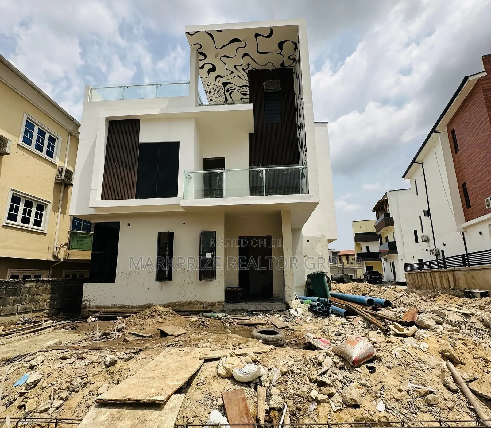 4bdrm Duplex in Gbagada Lagos for sale in Gbagada