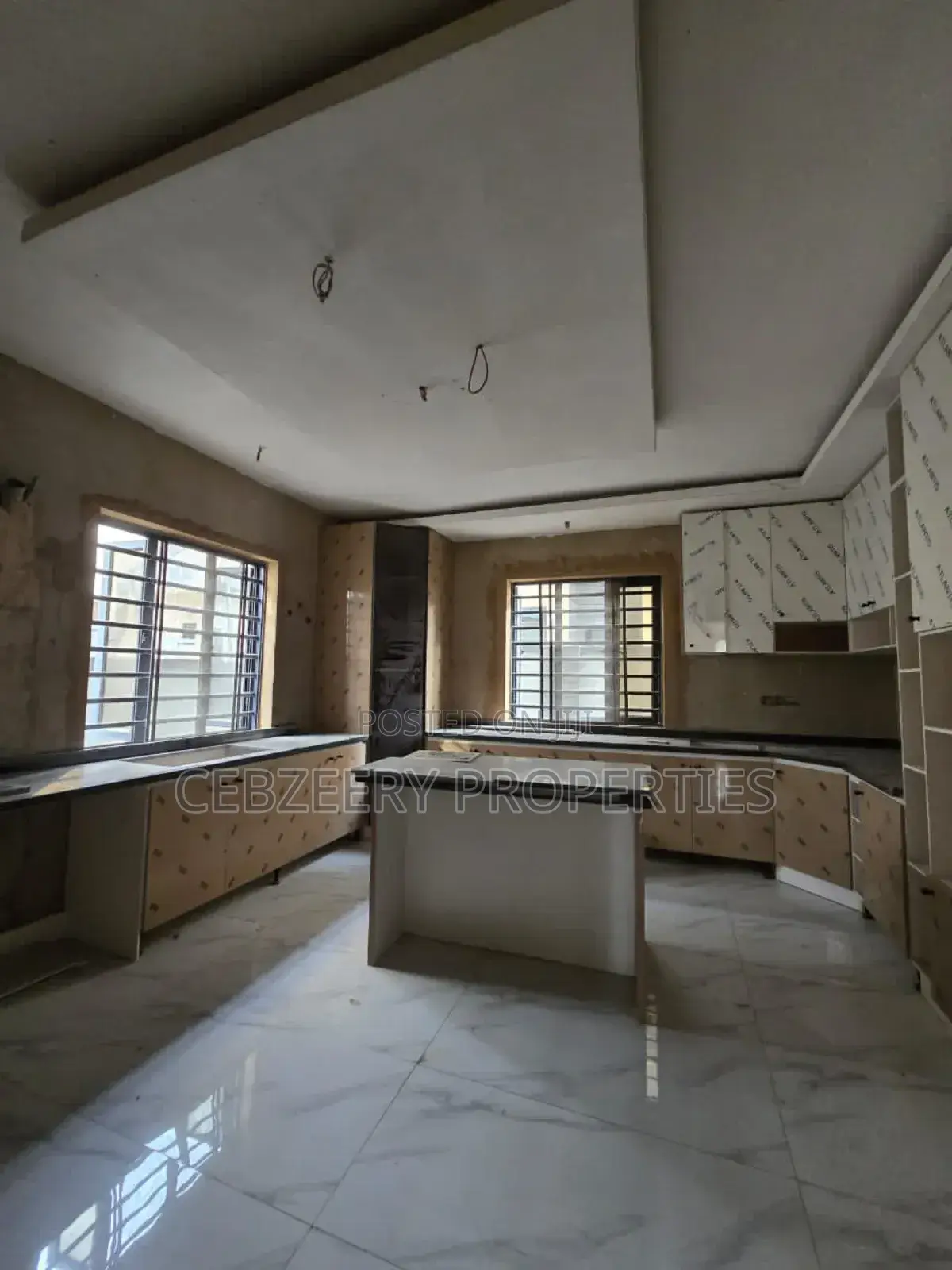 5bdrm Duplex in GRA Phase 2 Shangisha for rent in GRA Phase 2 Shangisha