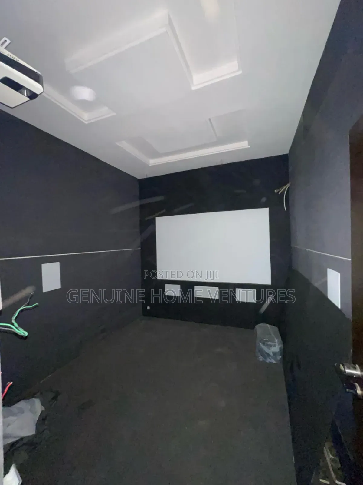 Furnished 5bdrm Duplex in Chevron for sale in Chevron