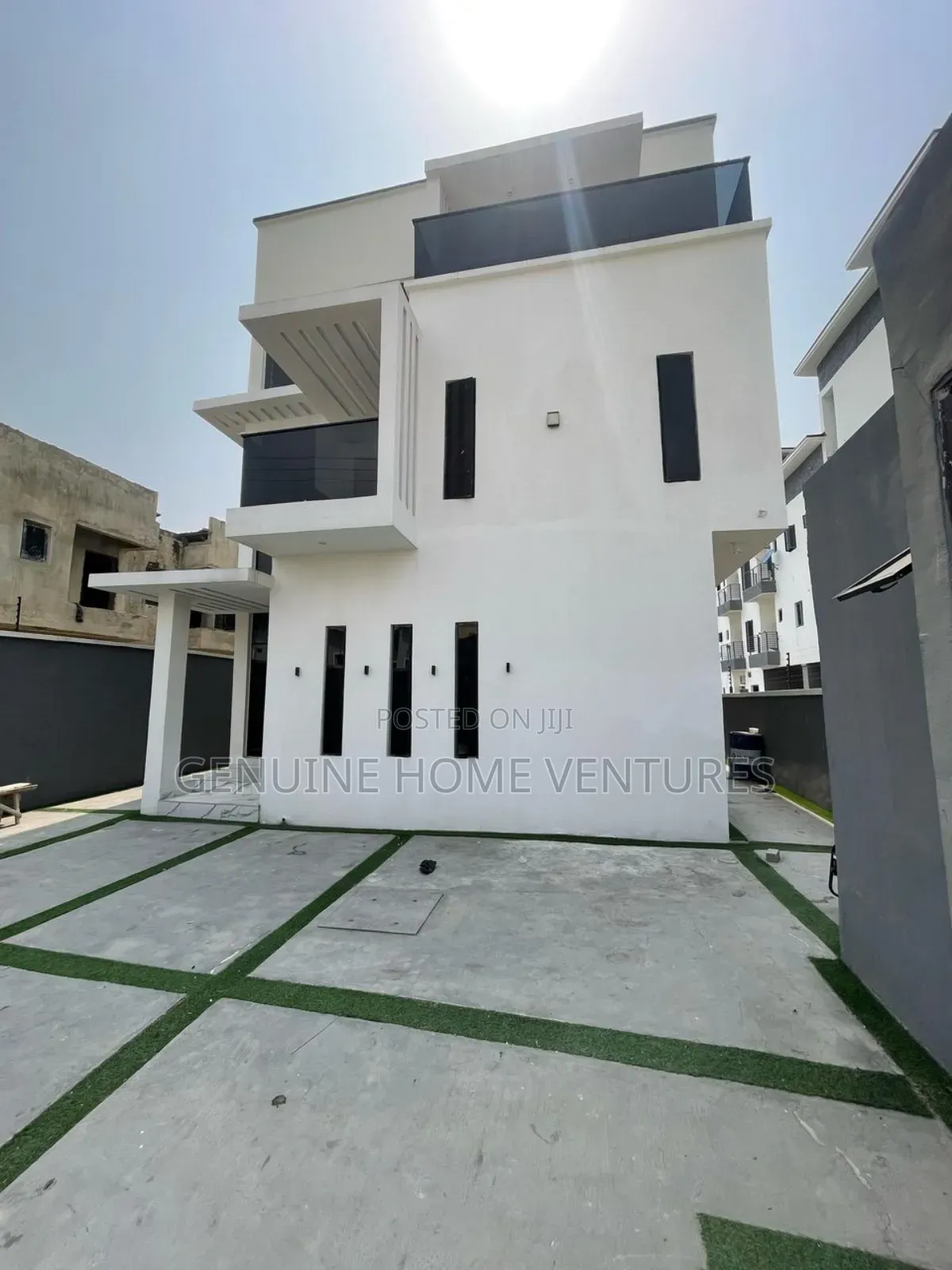 Furnished 5bdrm Duplex in Chevron for sale in Chevron