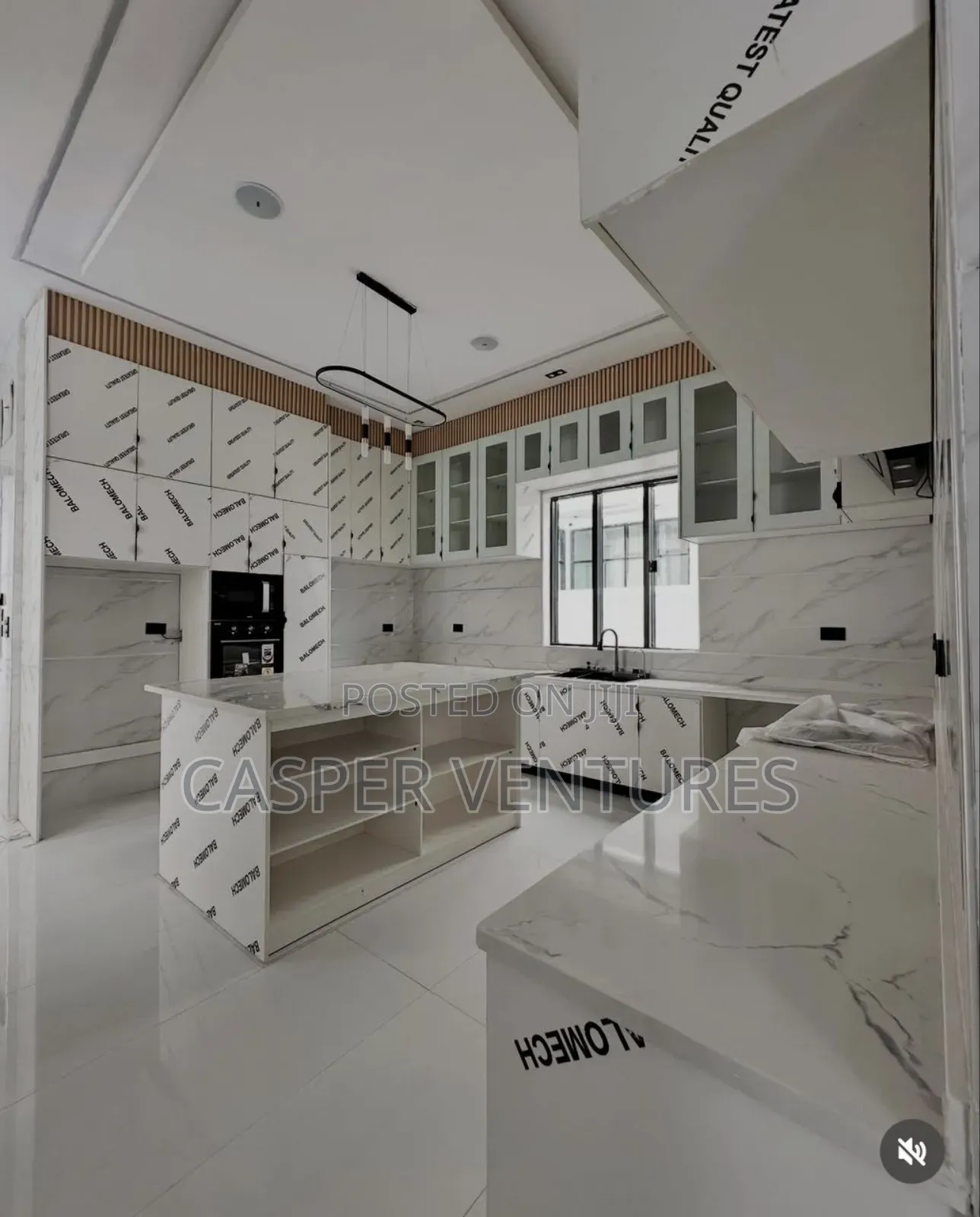 5bdrm Duplex in Chevron for sale in Chevron