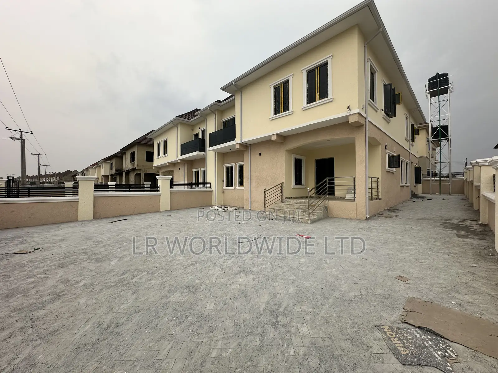 5bdrm Duplex in Riverpark, Lugbe District for sale in Lugbe District