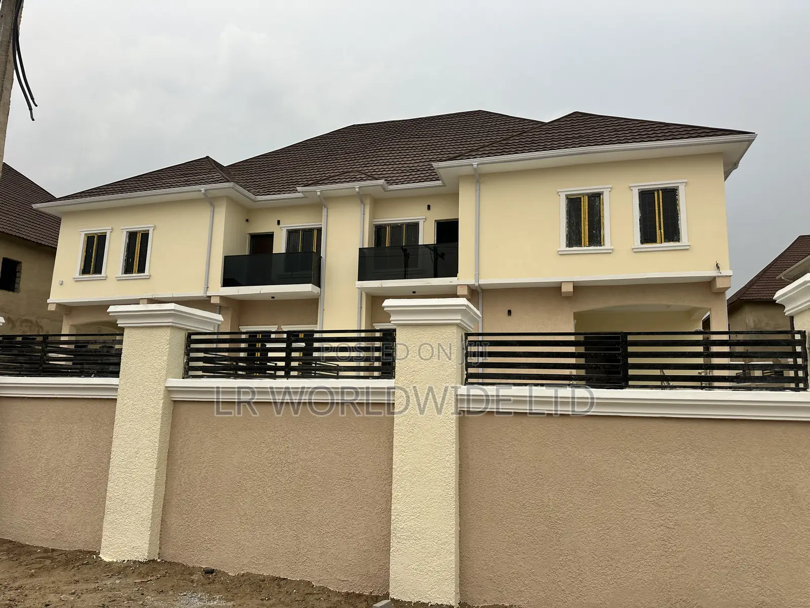 5bdrm Duplex in Riverpark, Lugbe District for sale in Lugbe District