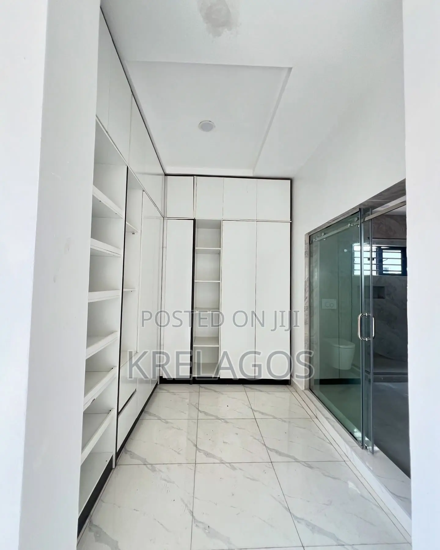 5bdrm Duplex in Ologolo for sale in Ologolo