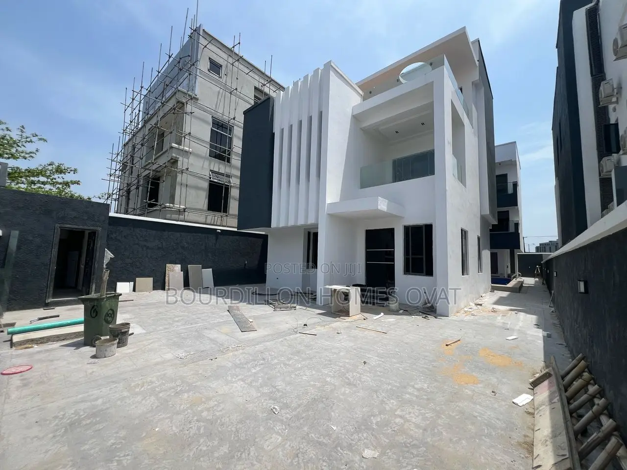 5bdrm Duplex in Lekki Phase 1 for sale in Lekki Phase 1