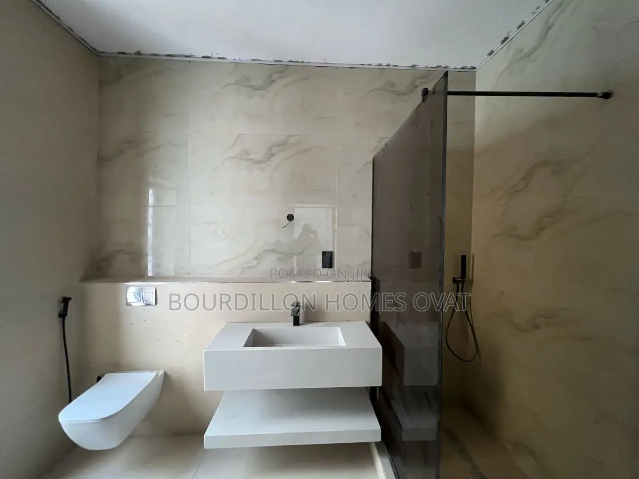 5bdrm Duplex in Lekki Phase 1 for sale in Lekki Phase 1