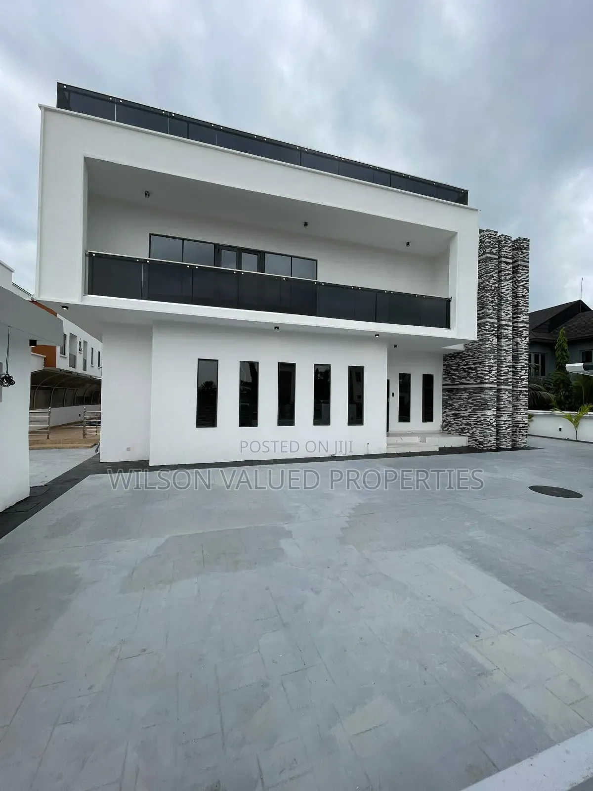 5bdrm Duplex In Ajah For Sale in Ajah