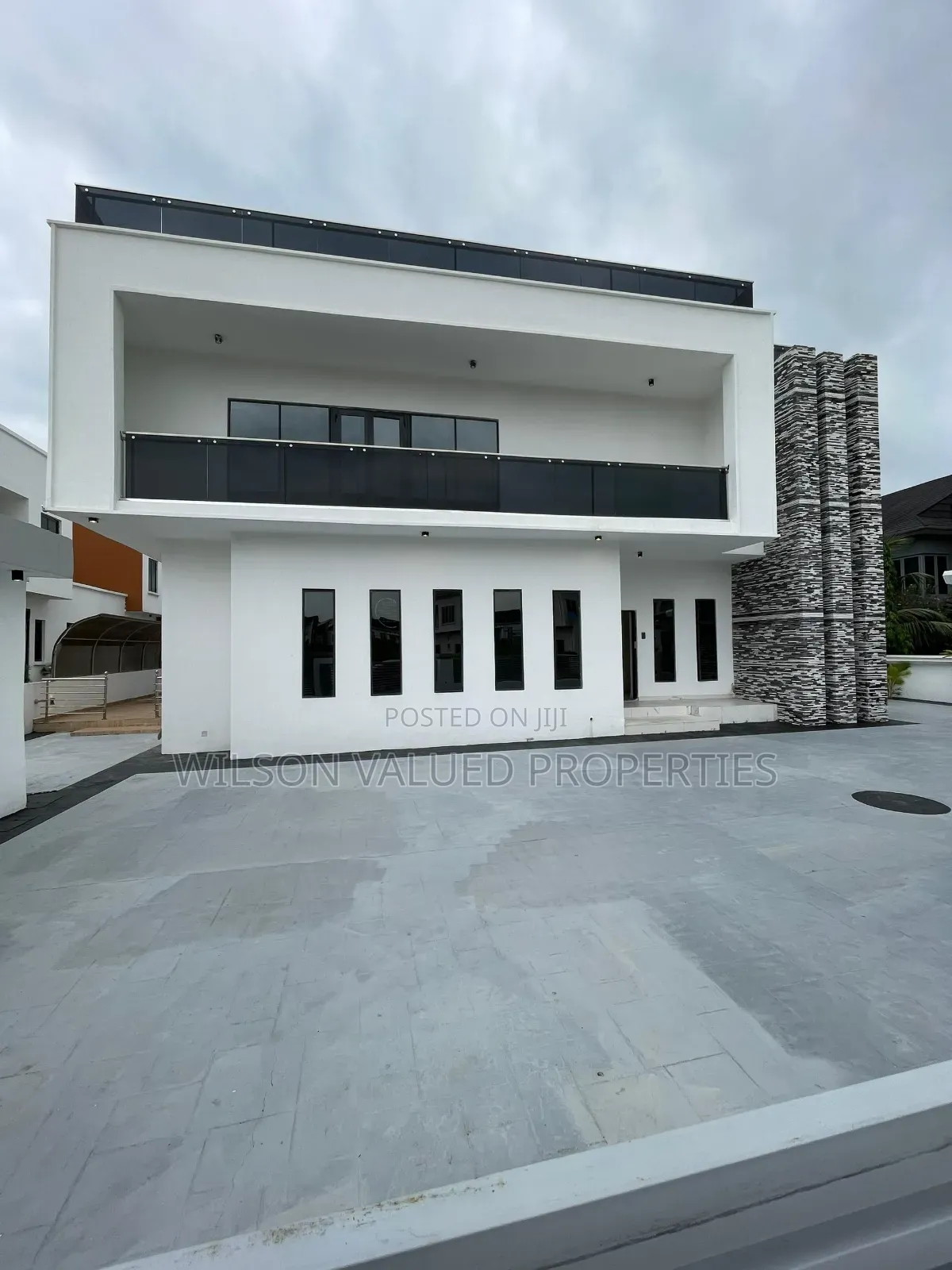 5bdrm Duplex In Ajah For Sale in Ajah