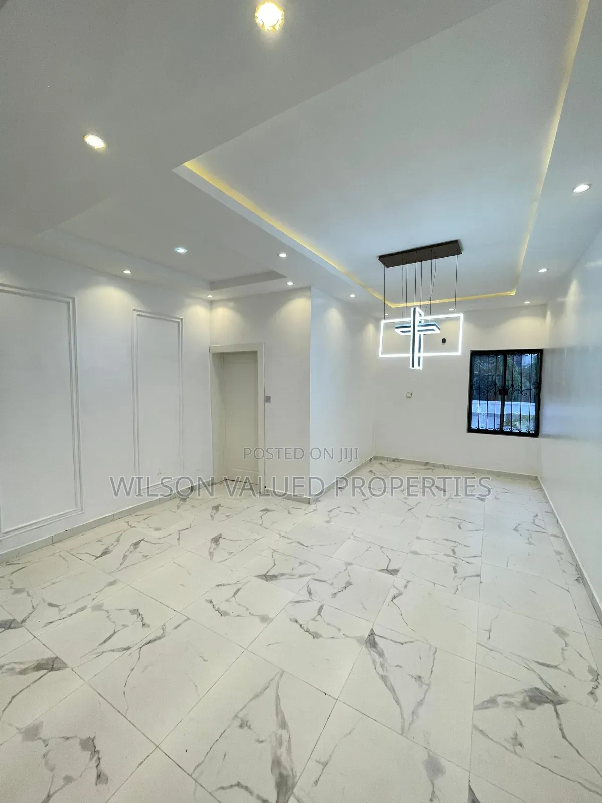5bdrm Duplex In Ajah For Sale in Ajah