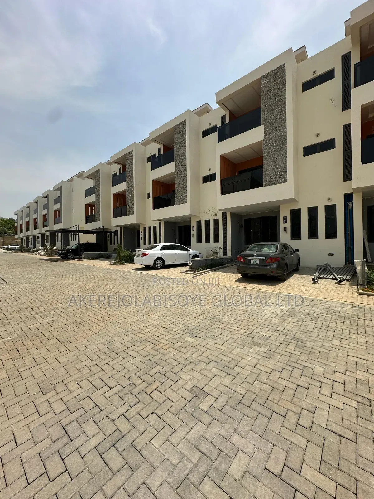 4bdrm Townhouse / Terrace in Around Godab for rent in Life Camp