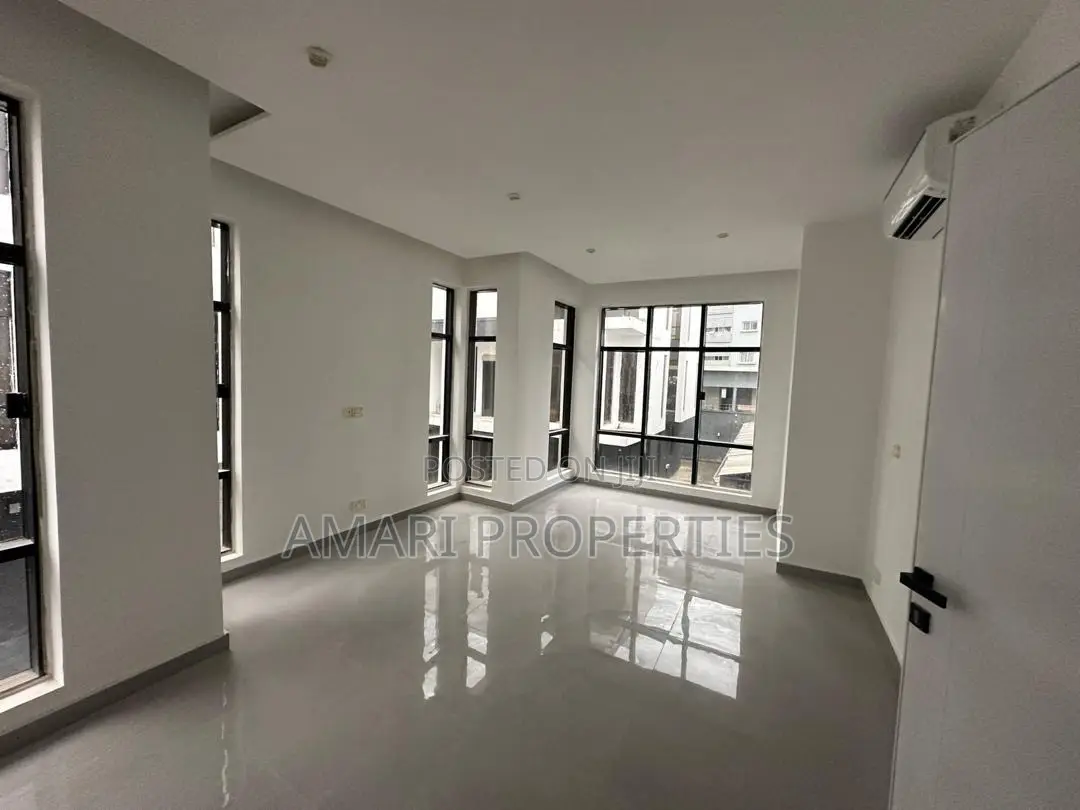 4bdrm Duplex in Victoria Island for rent in Victoria Island