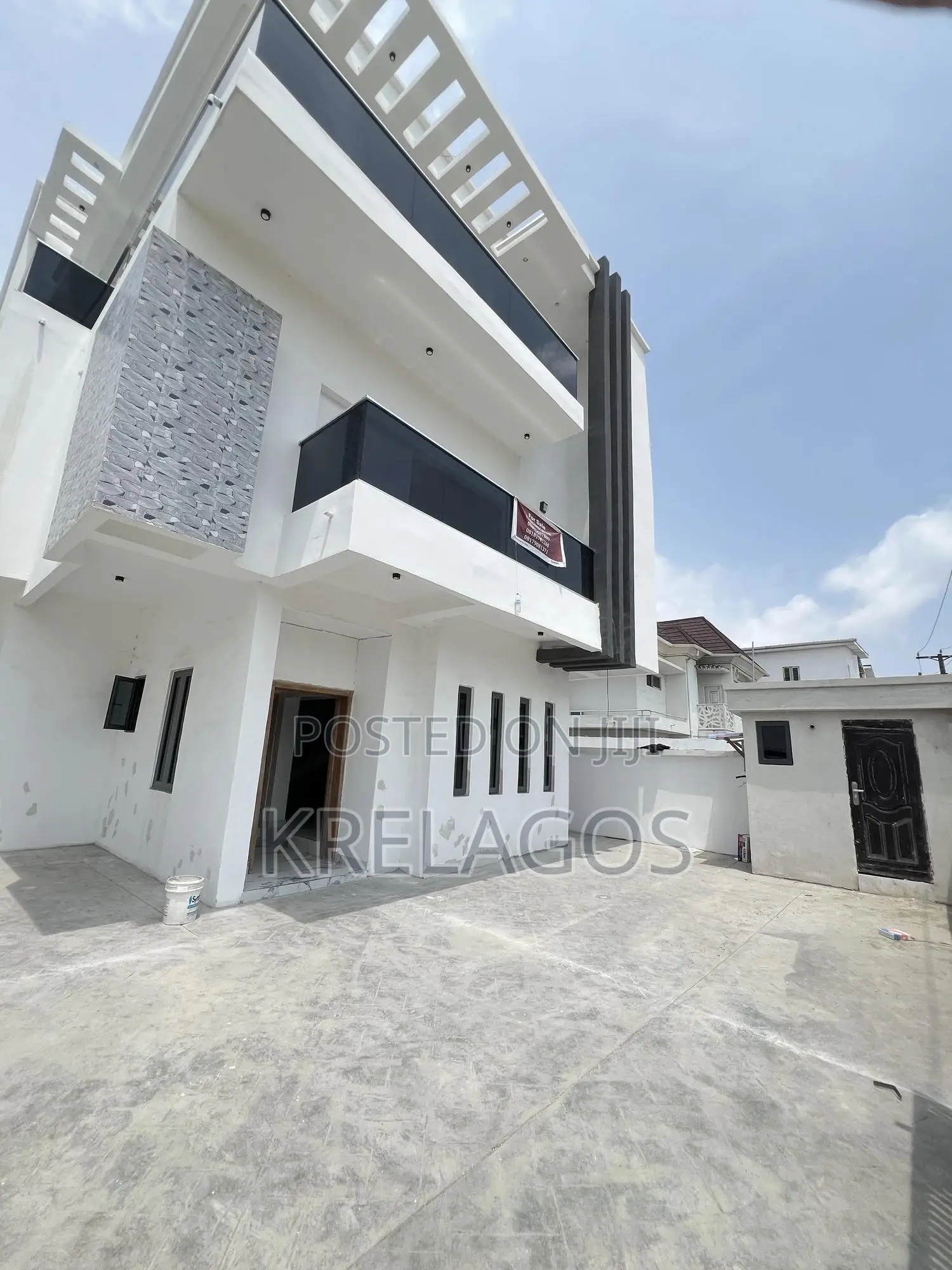 5bdrm Duplex in Ologolo for sale in Ologolo