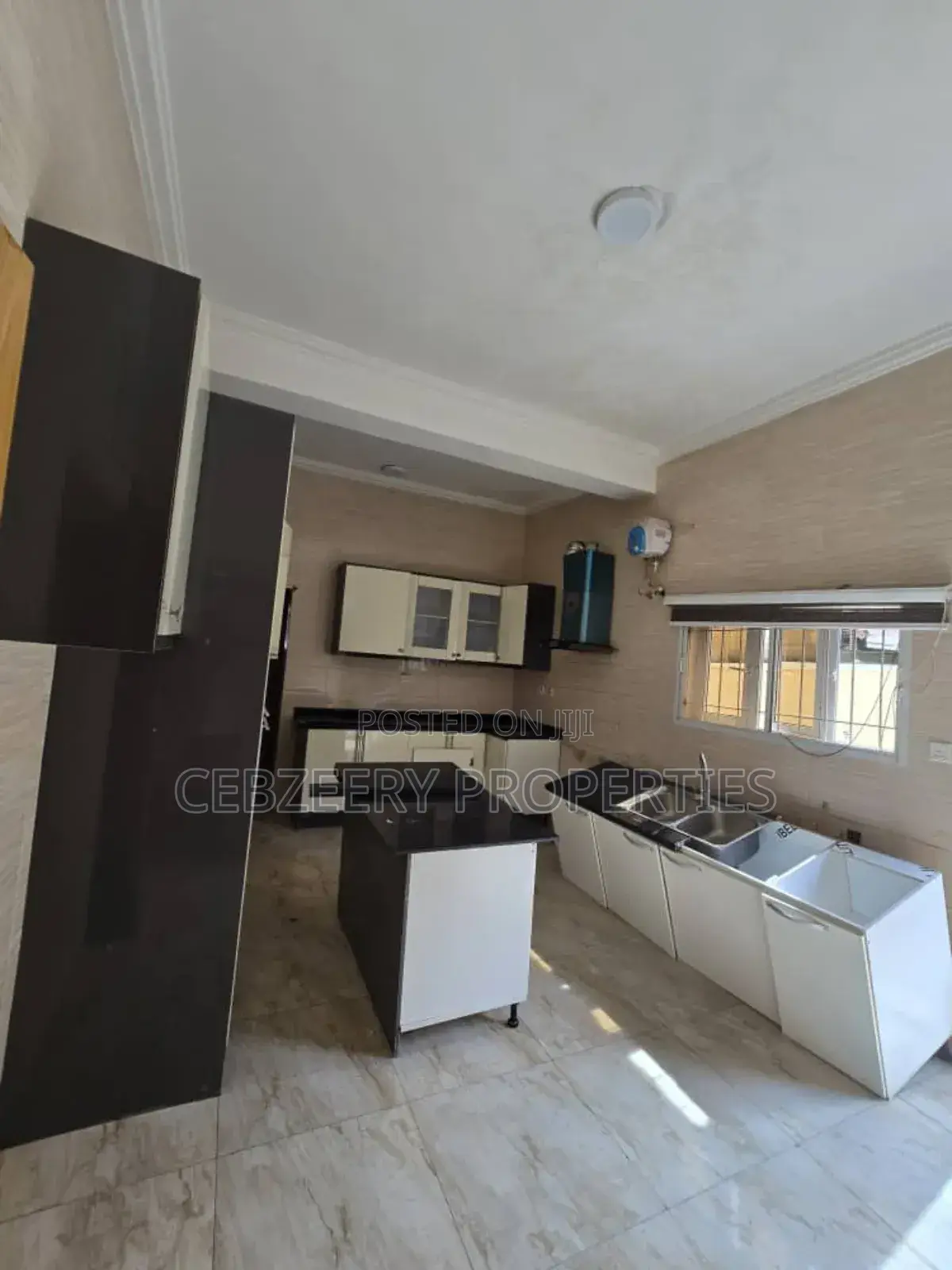 4bdrm Duplex in Omole Phase 2 for rent in Omole Phase 2