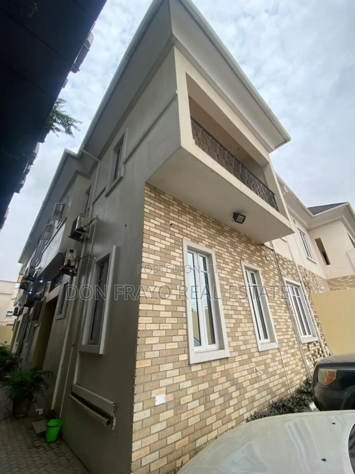 16bdrm Townhouse/Terrace in Off Adeola Odeku, Victoria Island for sale in Victoria Island