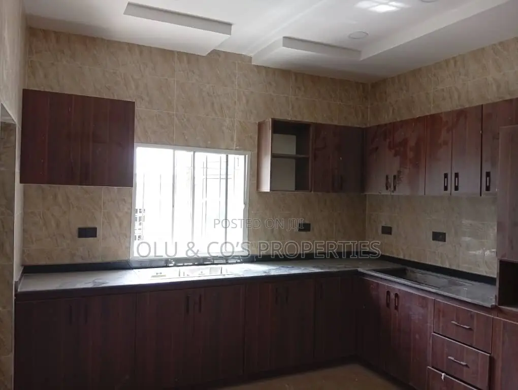 3bdrm Bungalow in Von Garden City, Lugbe District for rent in Lugbe District