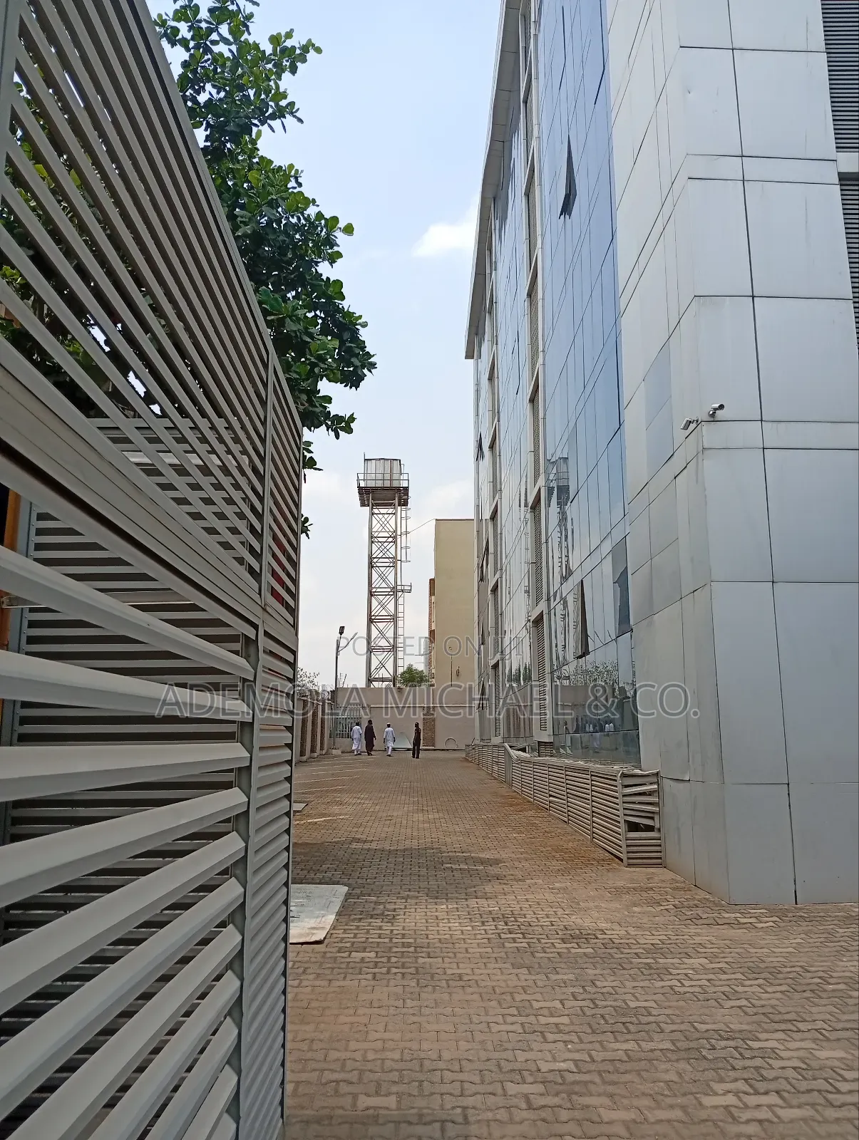 Office Building 8 Floors for Sale in Gudu