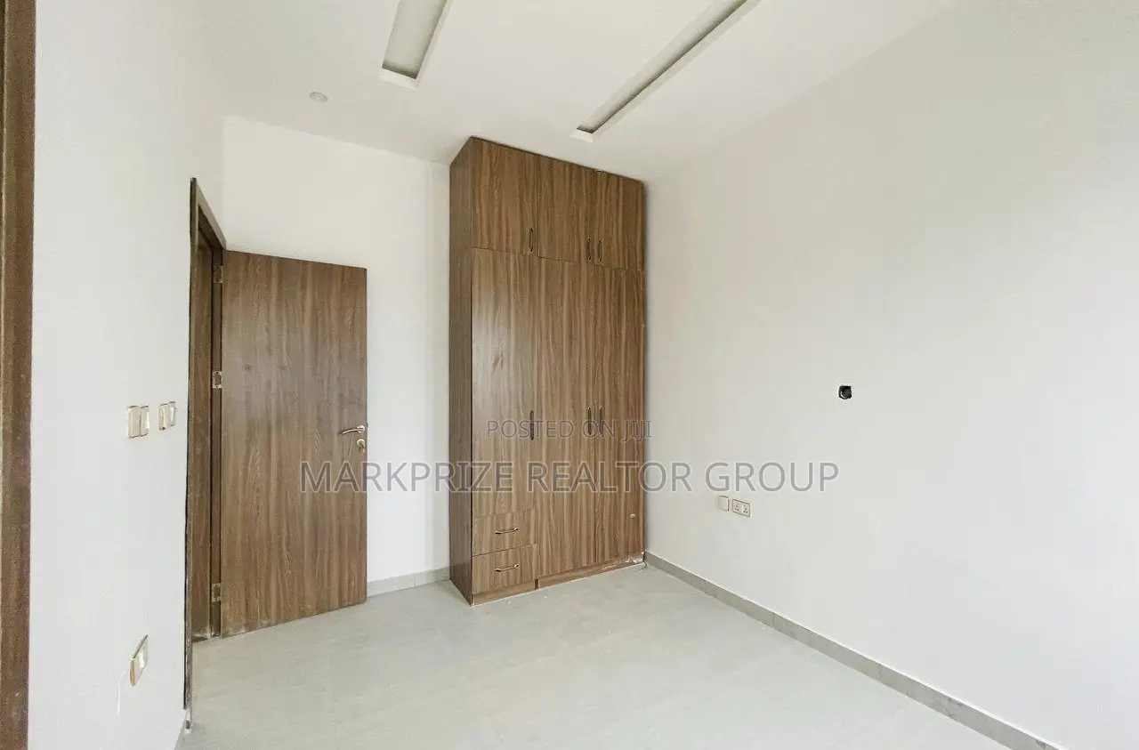 5bdrm Duplex in Ogudu Gra 2 Lagos for sale in Ogudu GRA