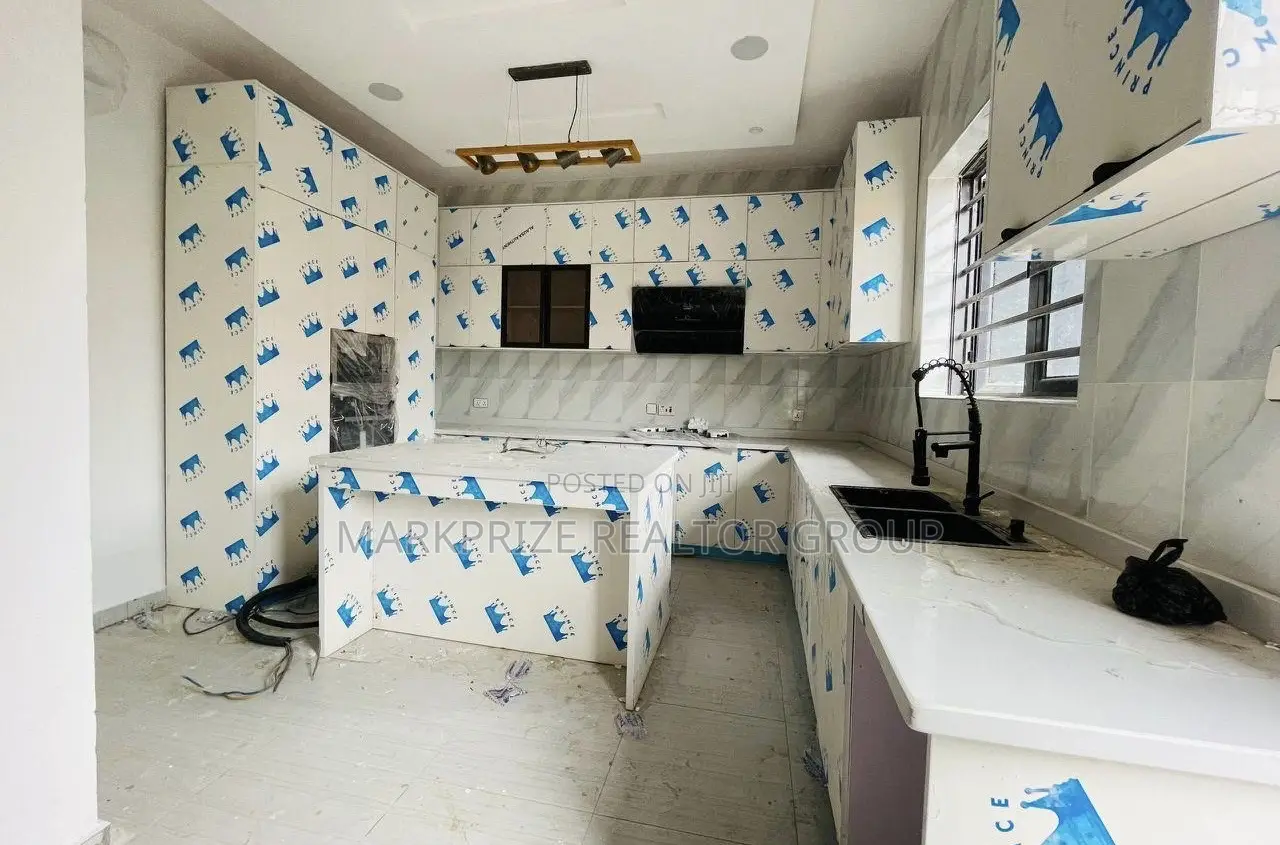 5bdrm Duplex in Ogudu Gra 2 Lagos for sale in Ogudu GRA