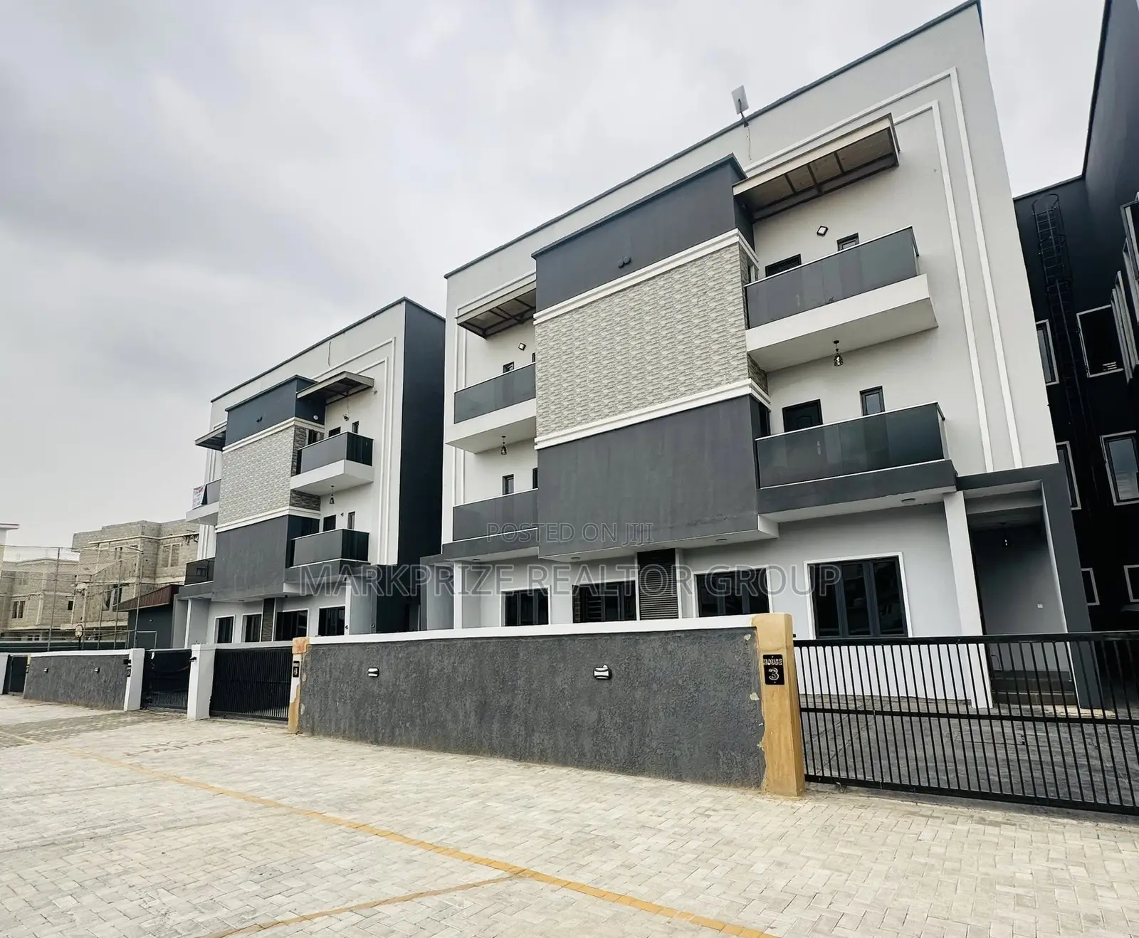 4bdrm Duplex in Magodo Phase 2 Lagos for sale in Magodo