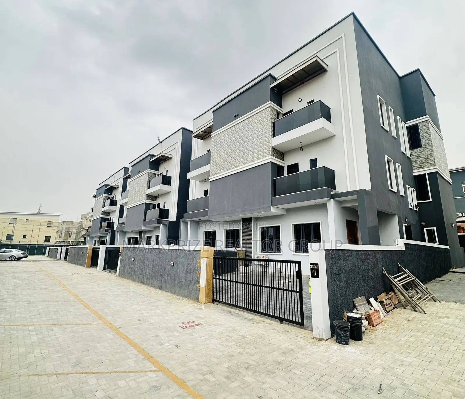 4bdrm Duplex in Magodo Phase 2 Lagos for sale in Magodo