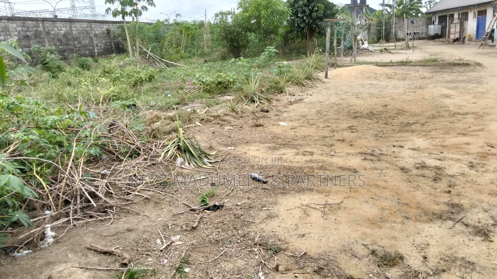 For Sale: 6 Plots on Major Stadium Road, in Elekahia
