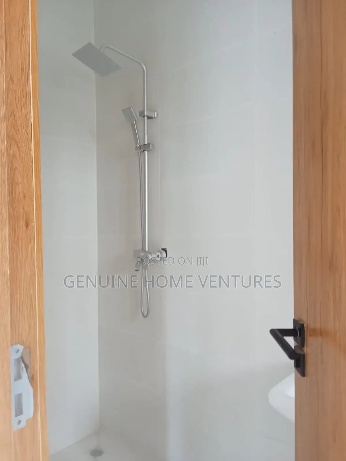 3bdrm Apartment in Northern Foreshore, Chevron for sale in Chevron