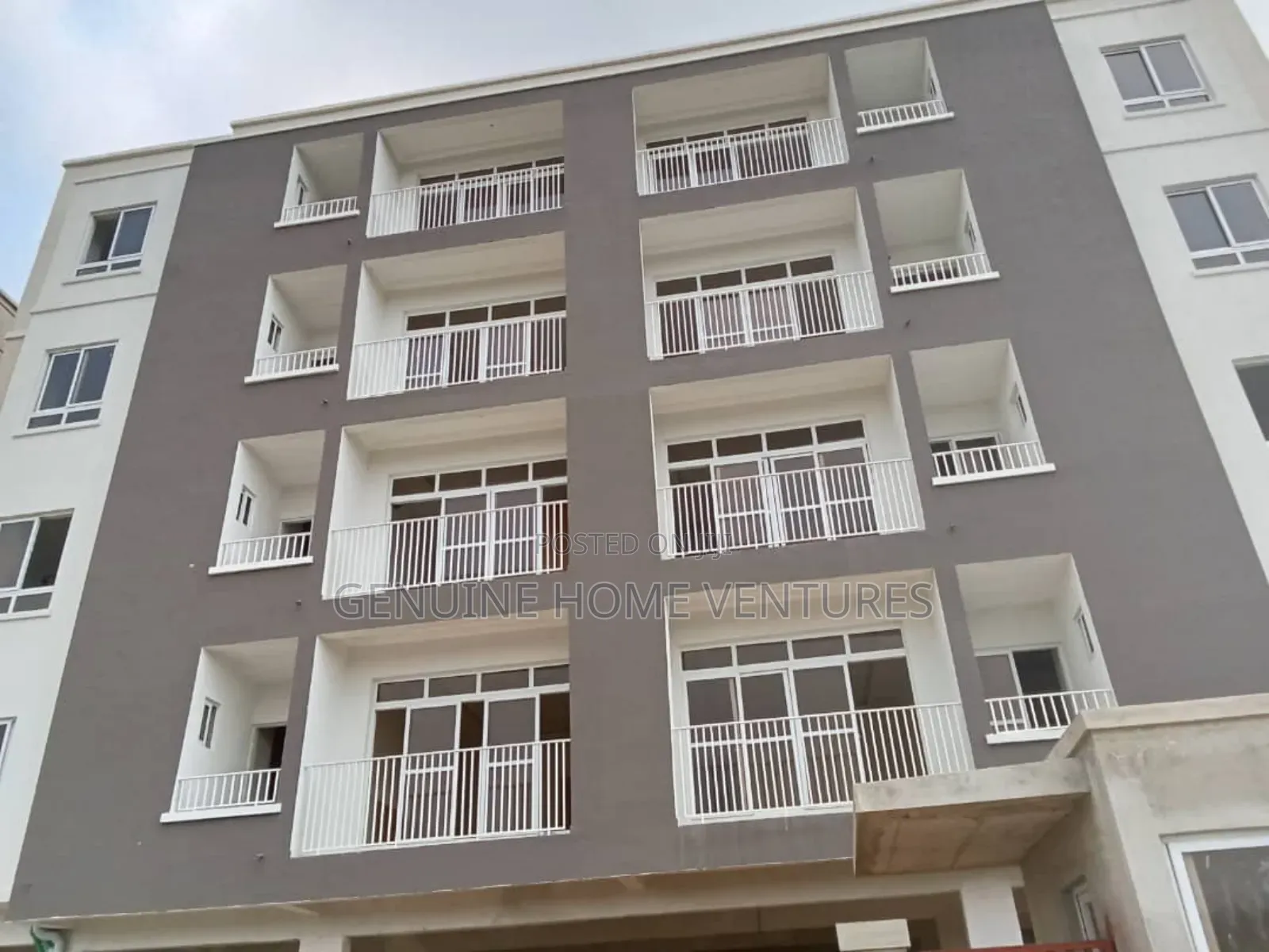 3bdrm Apartment in Northern Foreshore, Chevron for sale in Chevron
