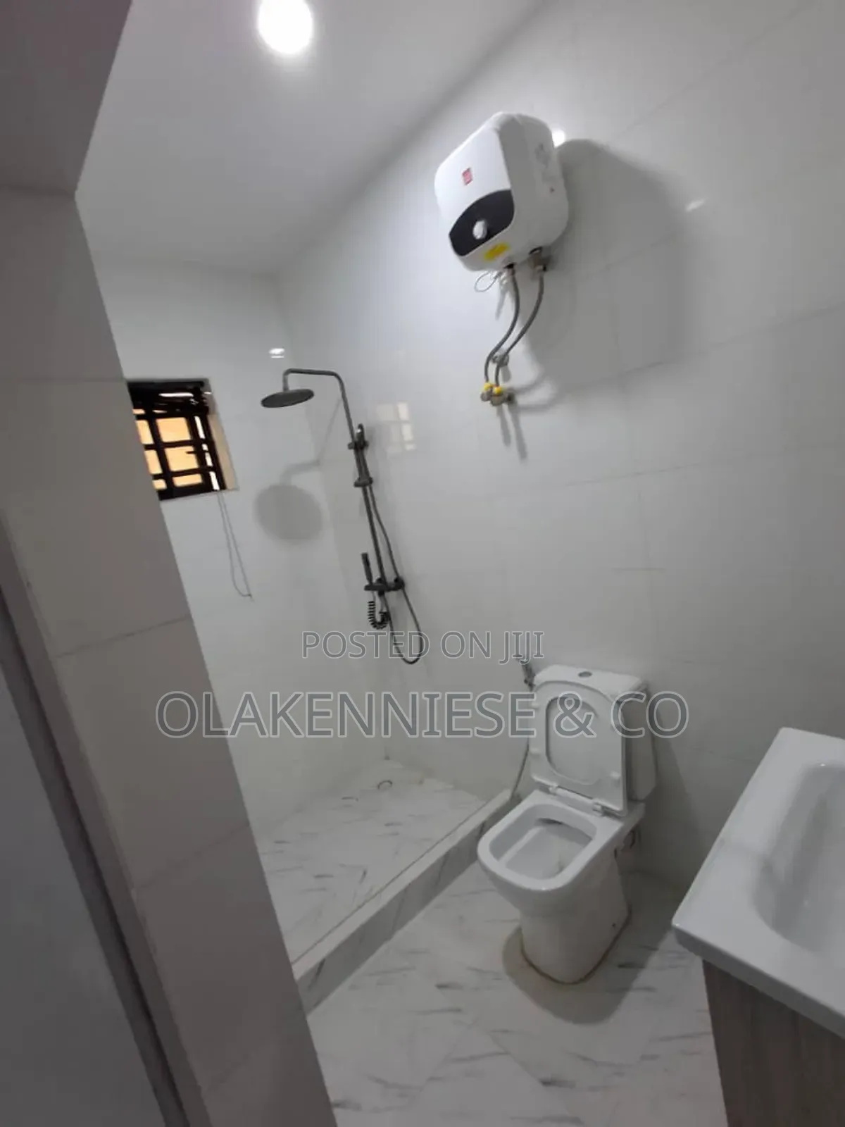 4bdrm Duplex in Ikeja Adeniyi Jones for sale in Adeniyi Jones