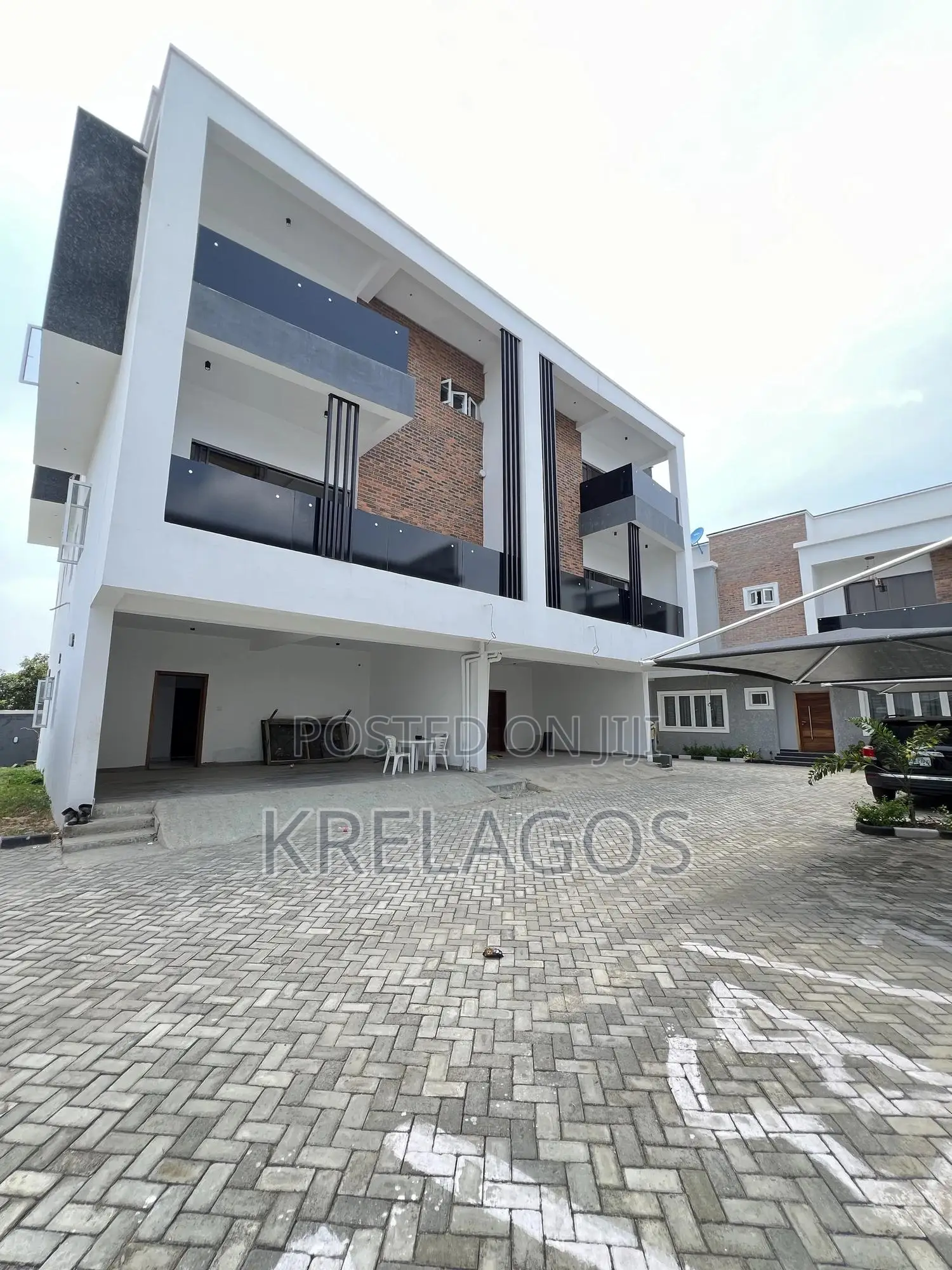 4bdrm Duplex in Abraham Adesanya Estate for sale in Abraham Adesanya Estate