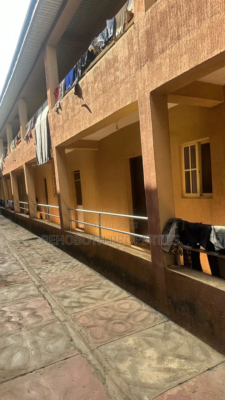 20bdrm Block of Flats in Agbowo, Ibadan for sale in Ibadan