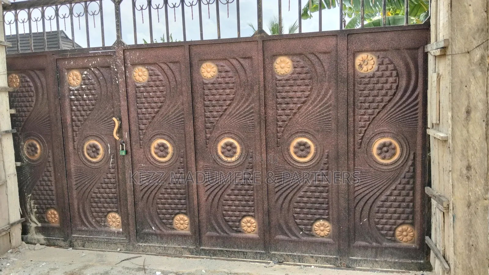 For Sale : 1 Fenced Plot at Mandela Estate , Sars Road R in Port-Harcourt