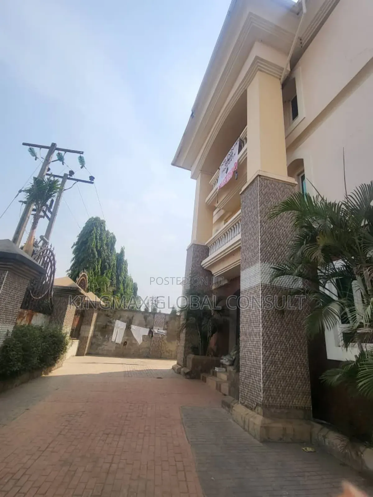 20bdrm Block of Flats in Karmo for sale in Karmo
