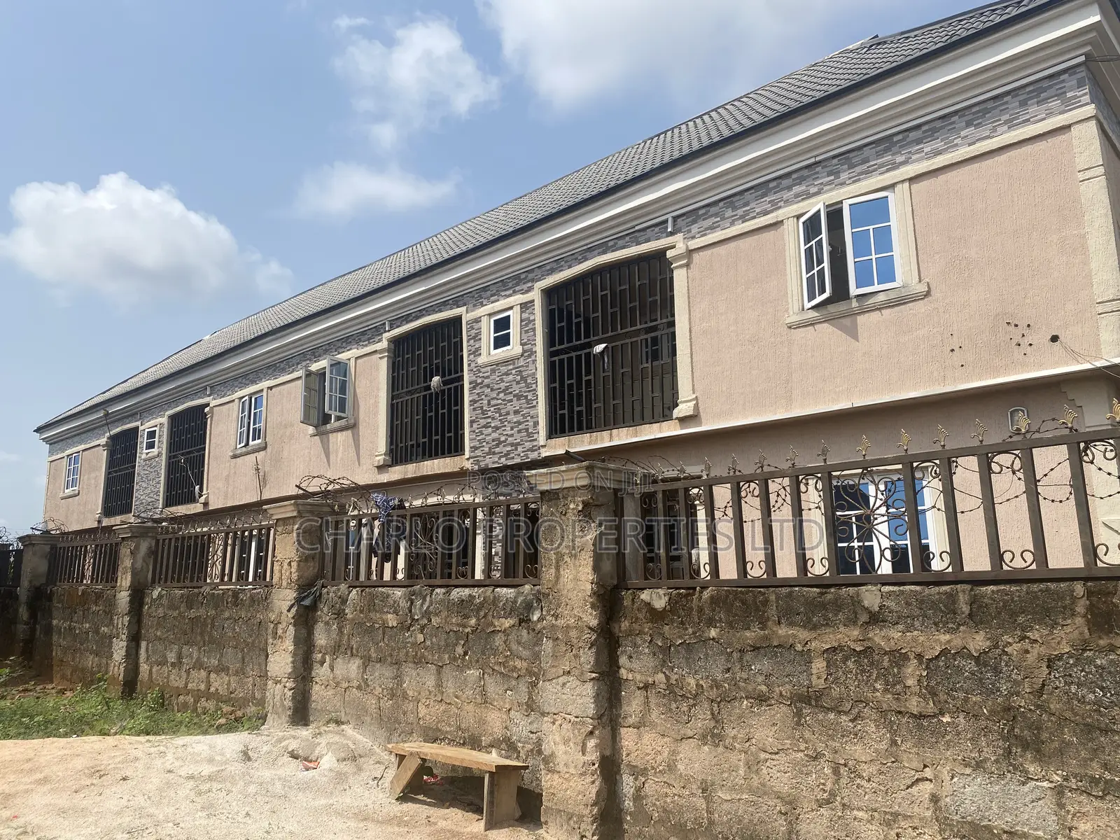 8bdrm Block of Flats in Benin City for sale in Benin City